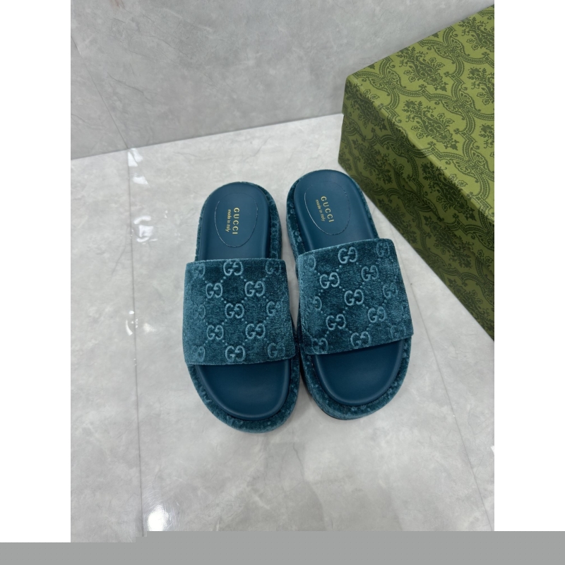G*u*i slippers